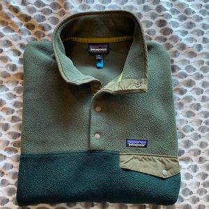 Green Patagonia Synchilla Snap-T Fleece Pullover. Size M